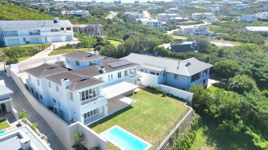 7 Bedroom Property for Sale in Whale Rock Western Cape
